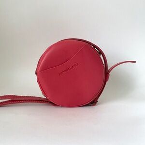 Portland Leather Small Round in Tulip